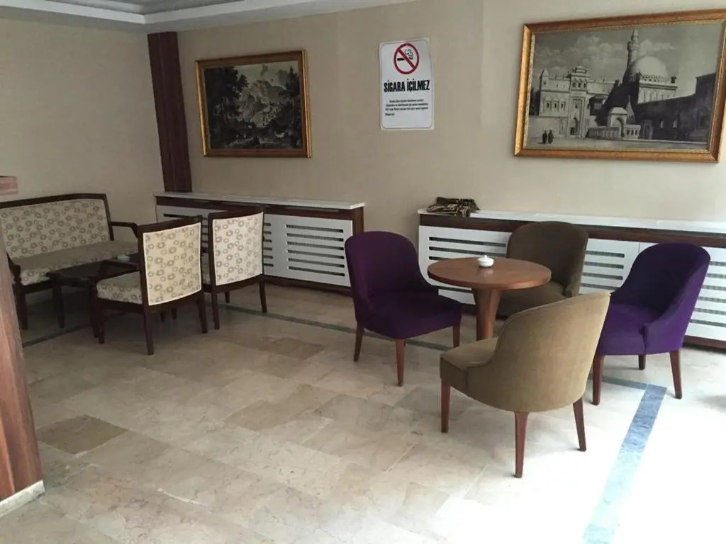 Cenas Otel