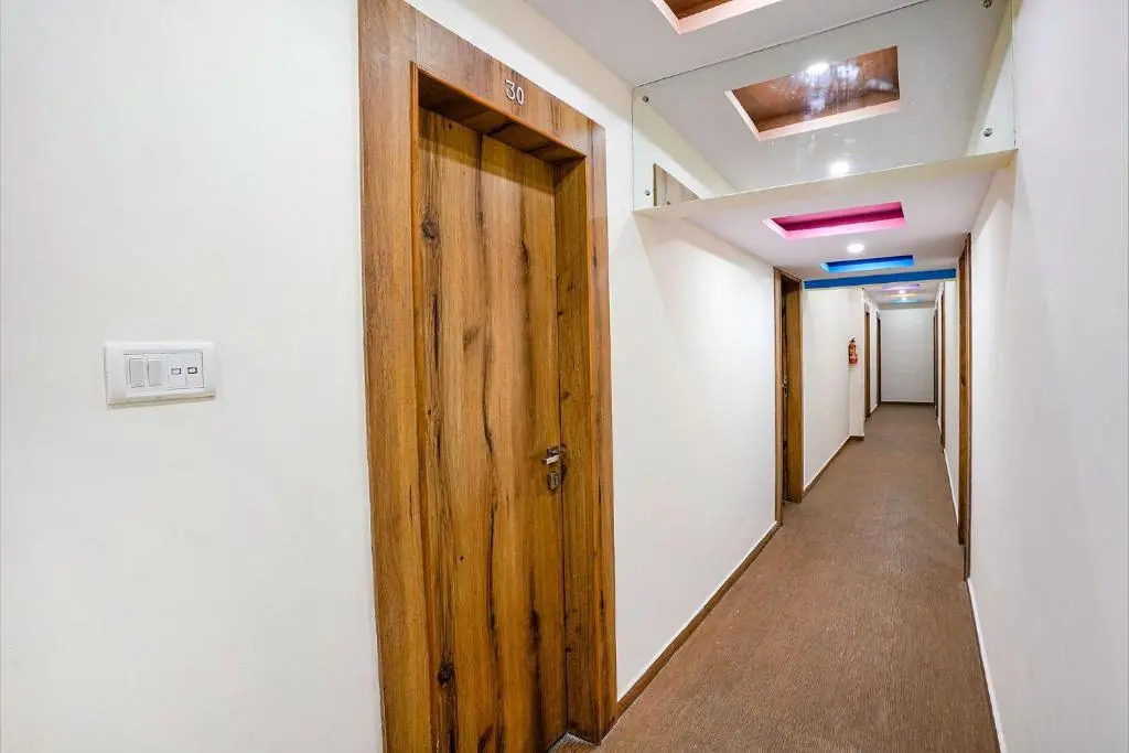 Fabhotel Babas Residency