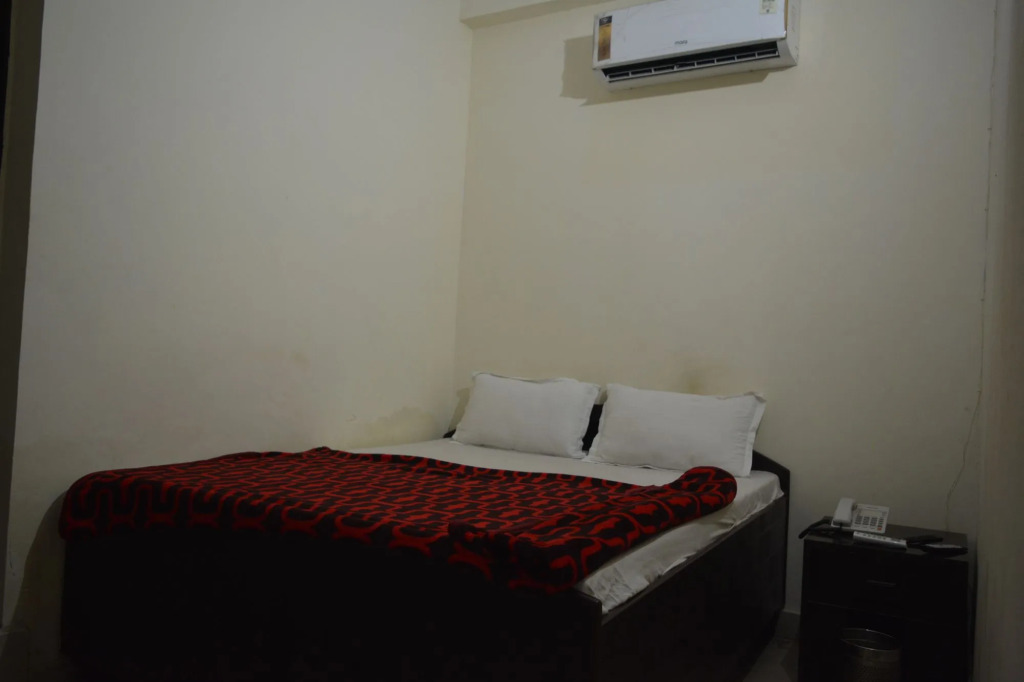 Shubham Hotel