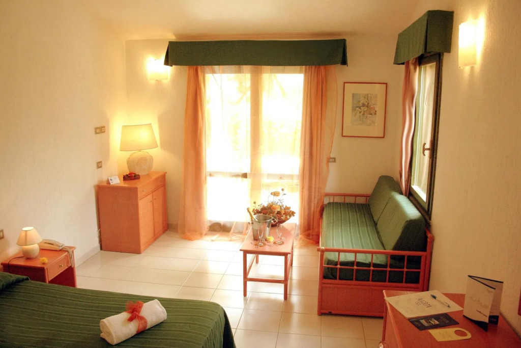 Albaruja Hotel