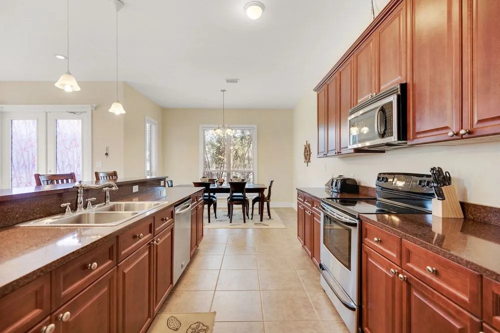 13 Hatchew Home 4 Bedrooms 3 Bathrooms Home