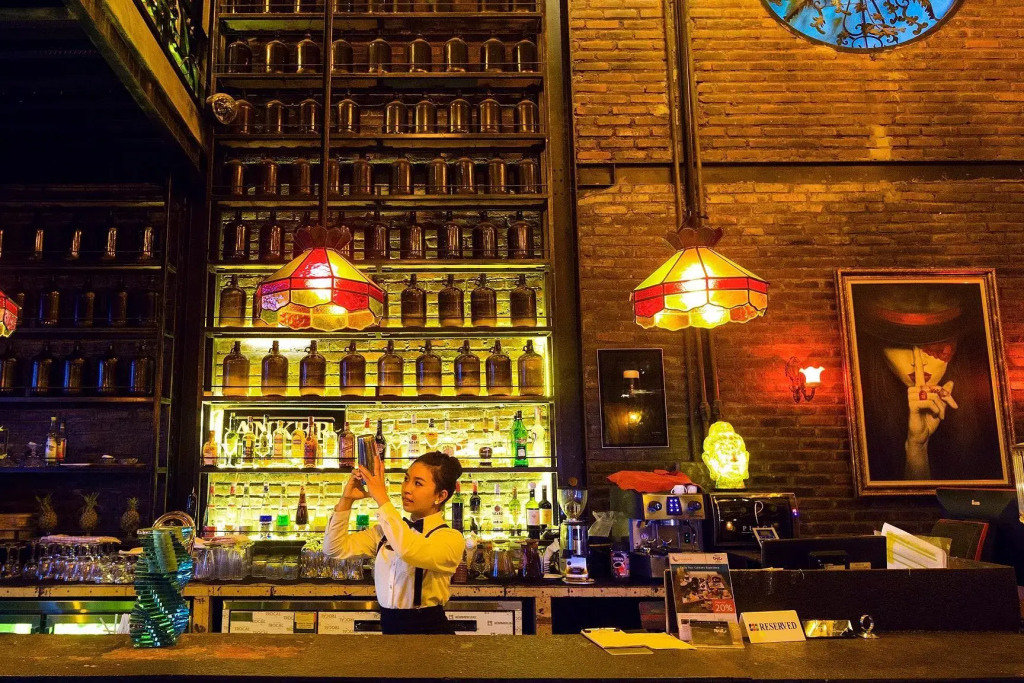Sama Sama Suites and Restaurant