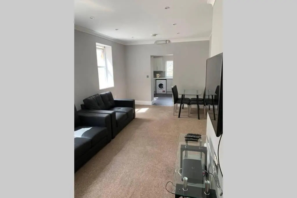 Large 7 Bedroom House