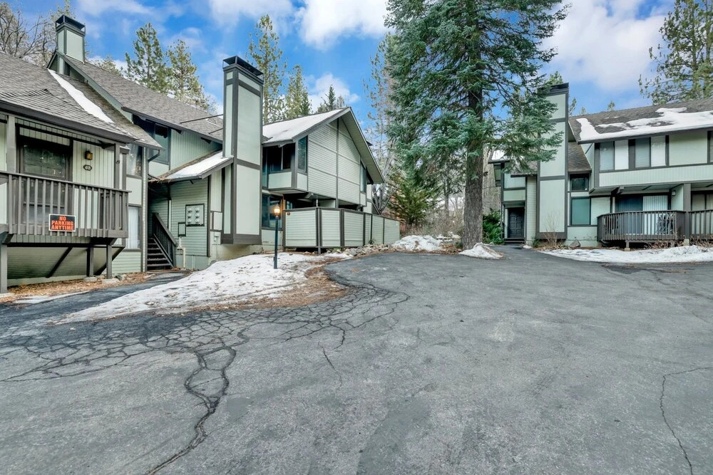 2256-q's Ski House 3 Bedroom Home by Redawning