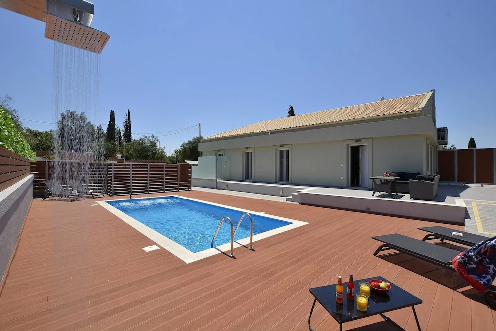 Villa Ventus Sleeps 7 with Parking