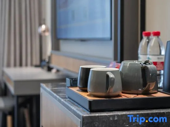 Home Inn Business Hotel（Qingdao Haier Industrial Park Pure Life Journey）
