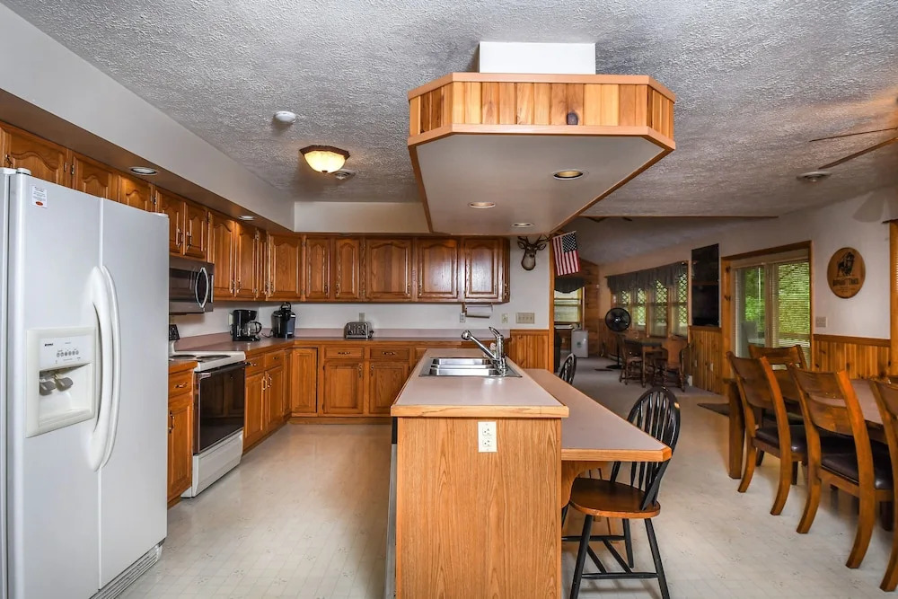 Hillside Retreat 4 Bedroom House