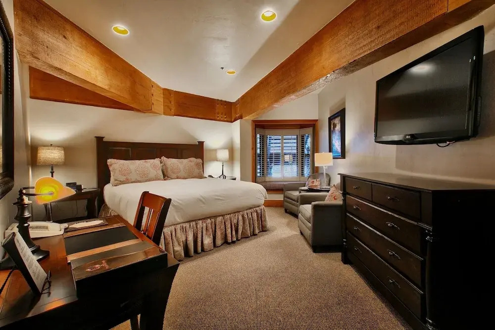 Luxury Four Bedroom Townhouse 4 Townhouse by RedAwning