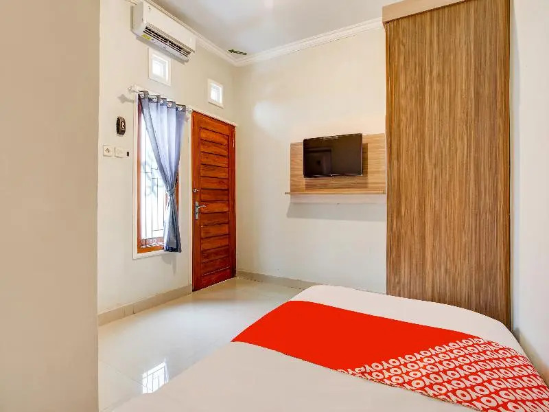 E.barly Syariah by OYO Rooms