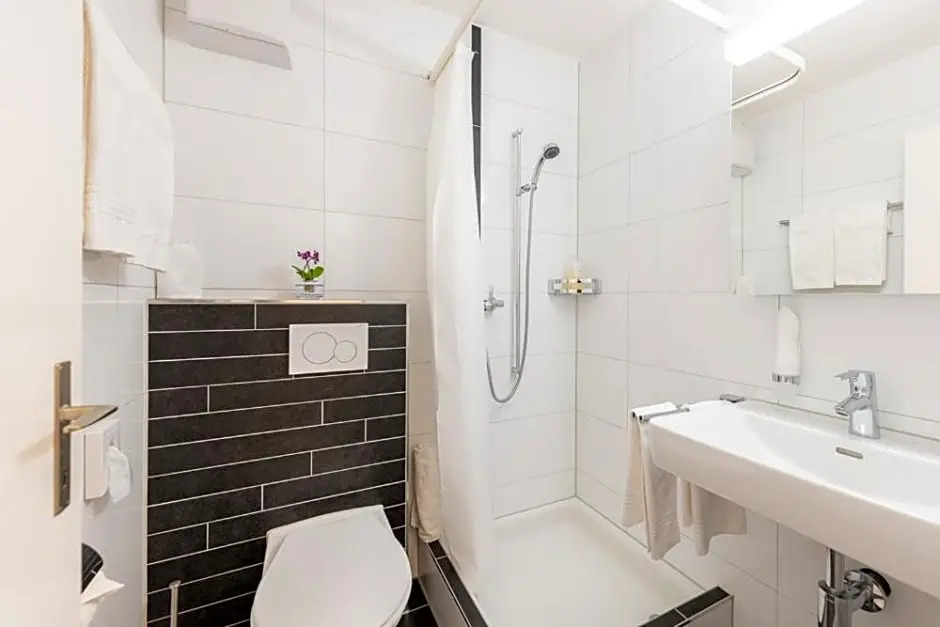 Noah Hotel