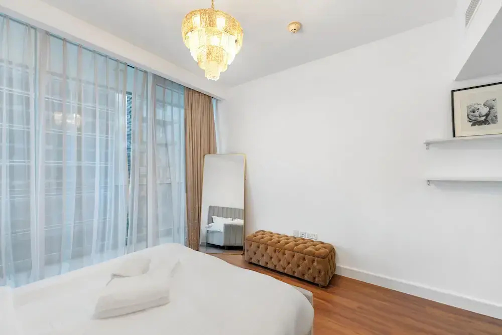 Chic 1BR Canal View at Waves Tower
