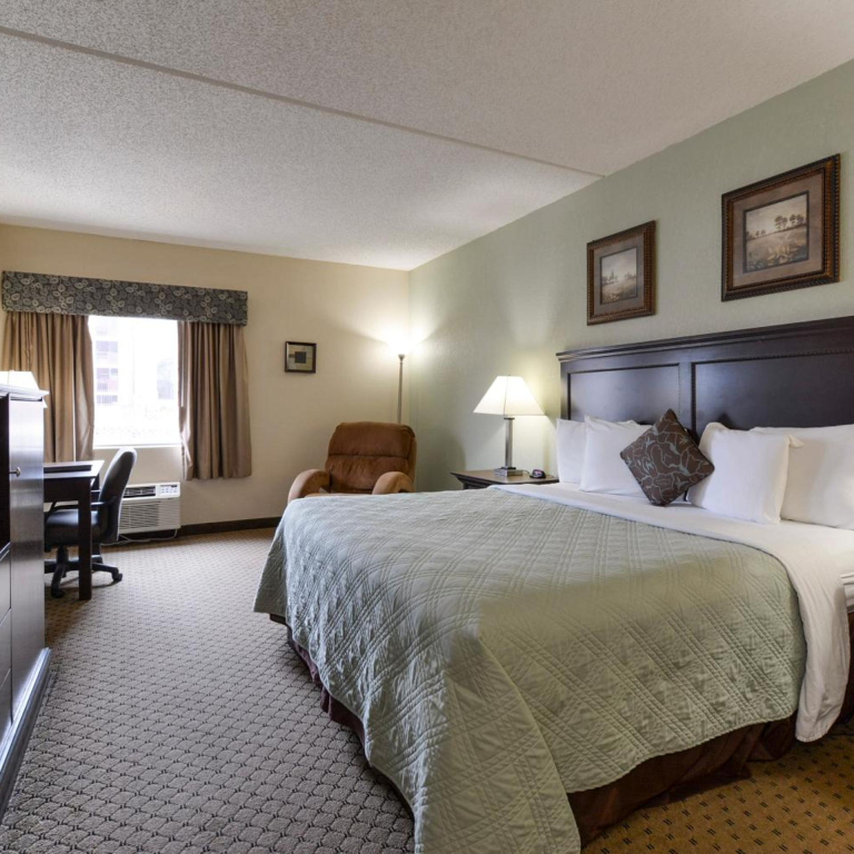 Grand View Inn & Suites