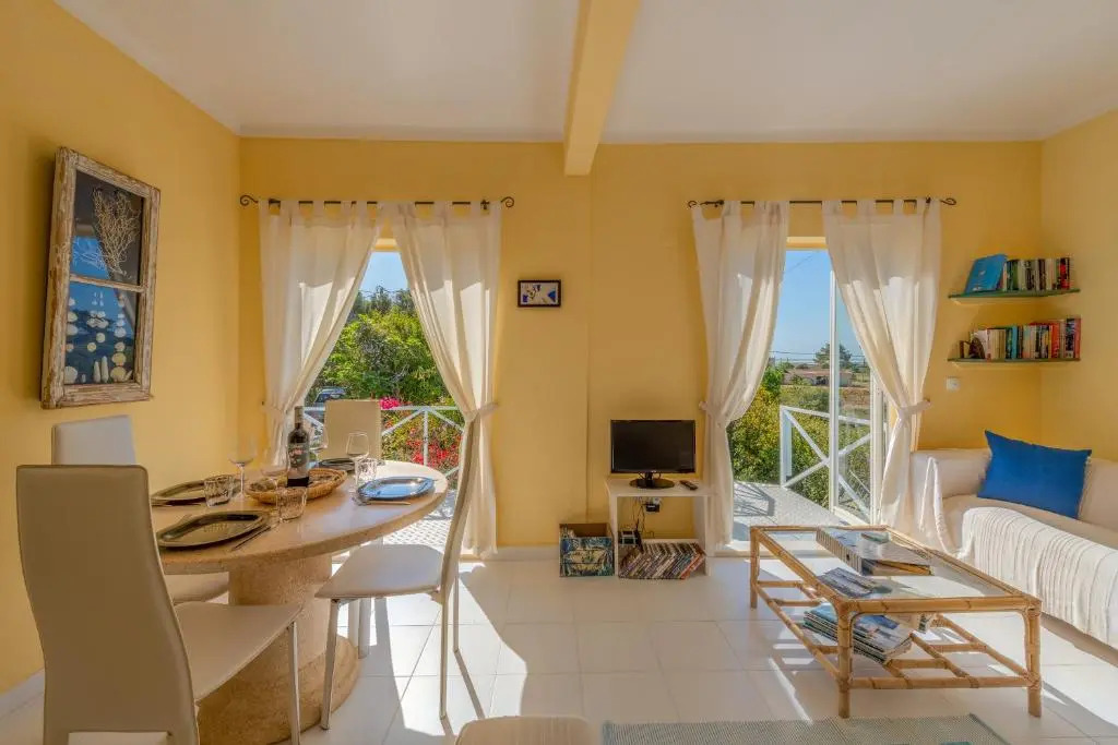 Ceu Azul - Elevated apartment with stunning views and big garden - Somewhere Special