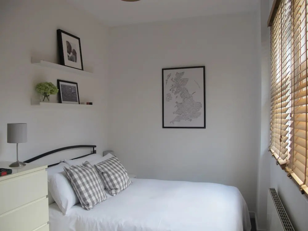 2 Bedroom House In Hackney
