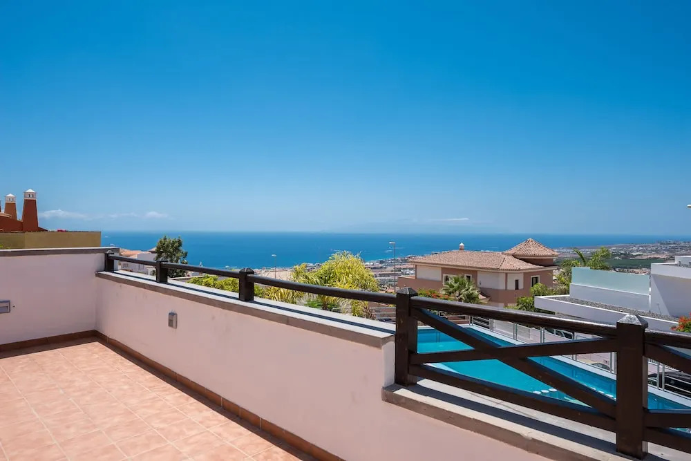 2 Charming Villa,Huge Terraces,Pool,Garden,Seaview