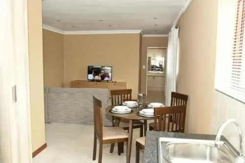 SJ's Self-Catering