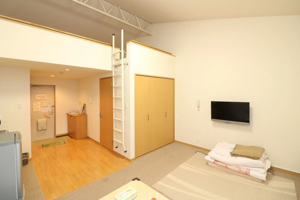 BK Hotel & Weekly