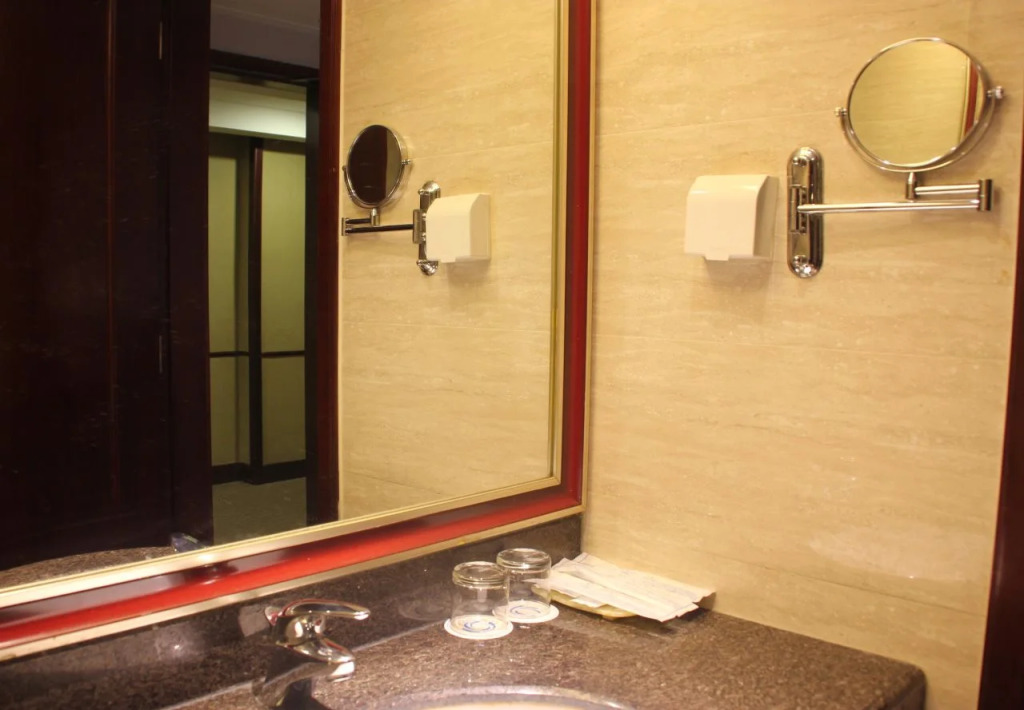 Royal Plaza Hotel