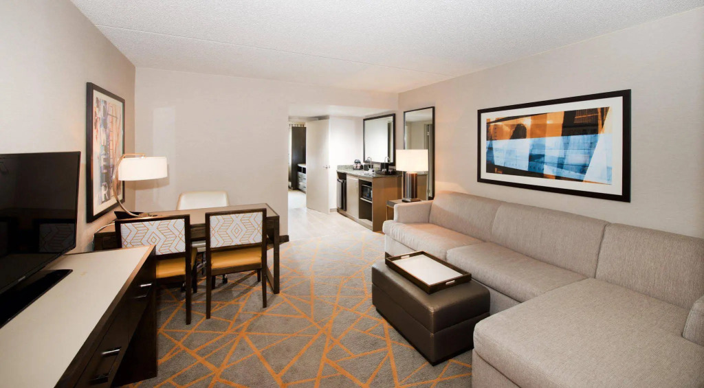 Embassy Suites by Hilton Cincinnati Northeast - Blue Ash