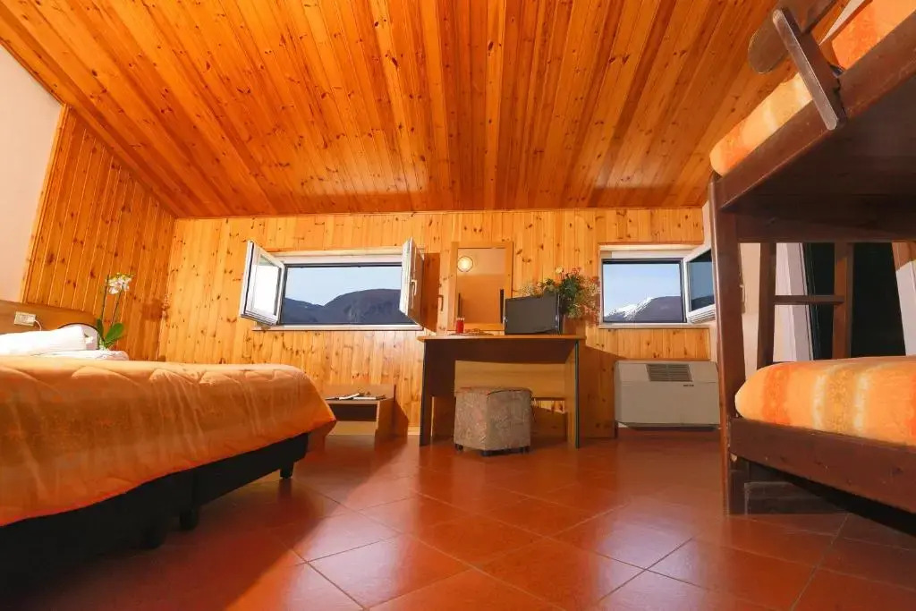 HOTEL HOLIDAYS a Barrea - Natura, Relax e Benessere nel Parco dAbruzzo