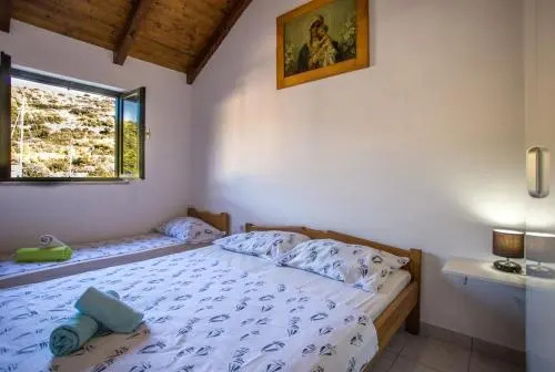 Holiday House Macic