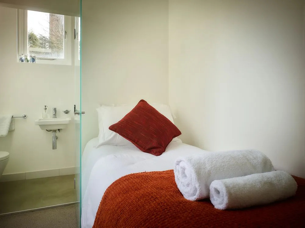 4 Berkeley Square I Boutique Apartments