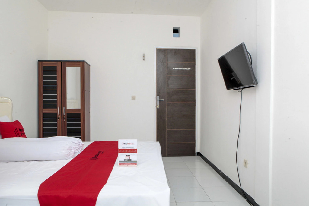 RedDoorz near Telkom Corporate University
