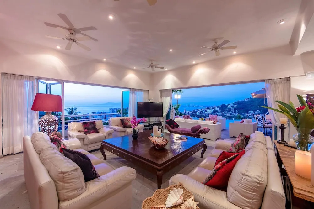 Luxury villa rental, Casa Yvonneka