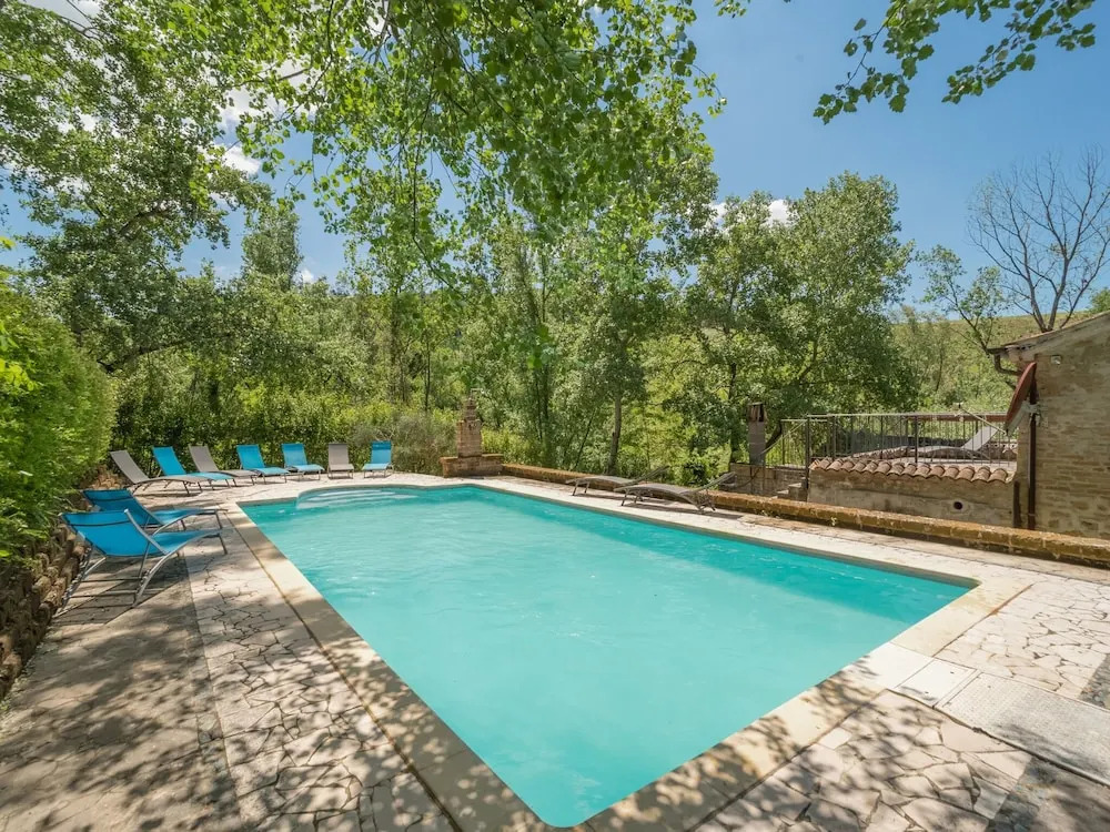 Rustic Home in Santa Vittoria in Matenano FM With Garden