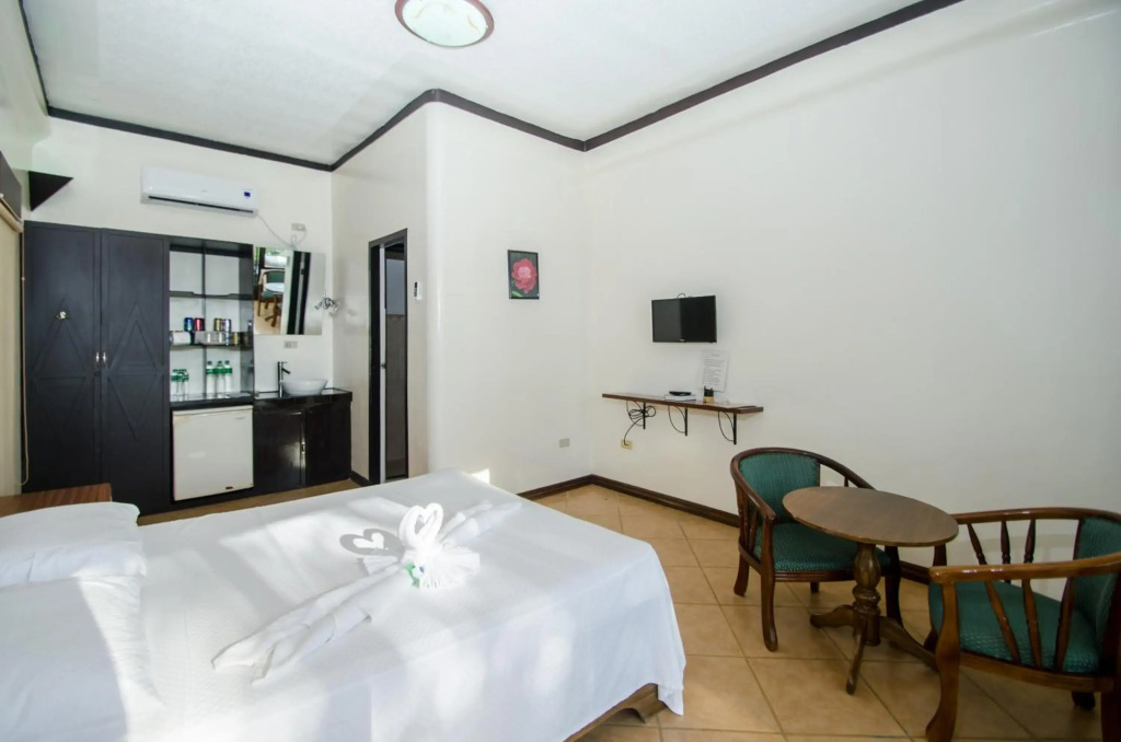 Turtle Inn Resort