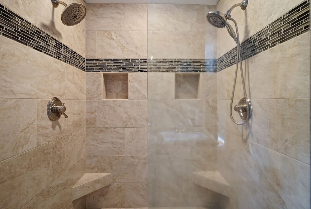 2 Sarazen Home with Hot Tub and BBQ on the Deck, Close to Woodlands Golf Course by RedAwning