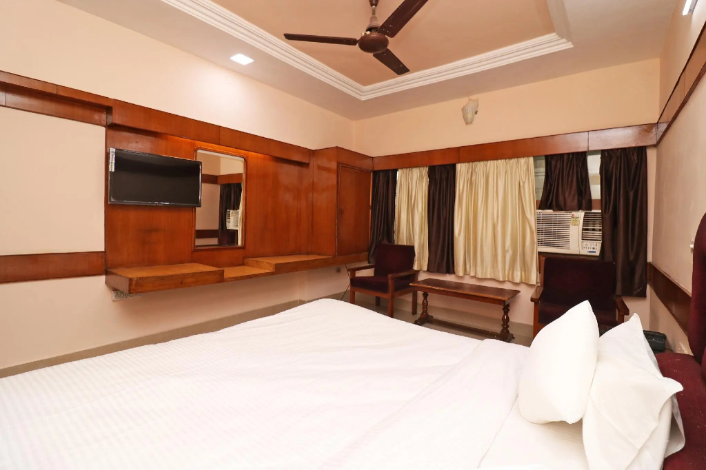 SPOT ON 37002 Hotel Natraj