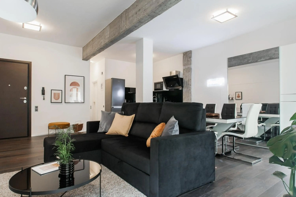 Industrial 1BR Apartment in Ampelokipoi Area by UPSTREET