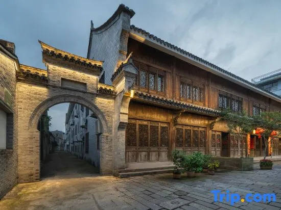 Qijiajun Inn