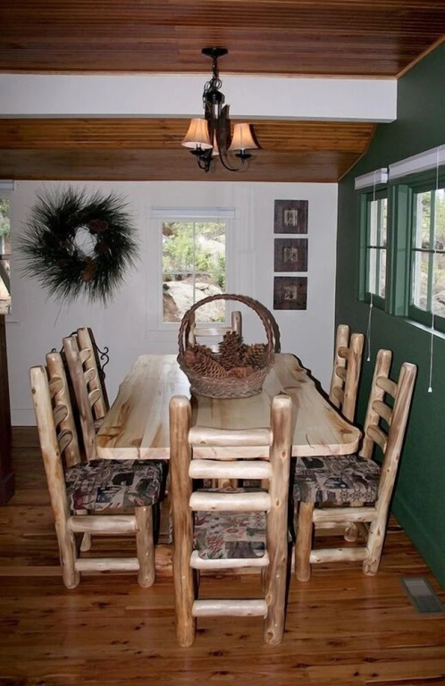 Charming Cabin, Next To National Park 3 Bedroom Cabin - #20-NCD0297