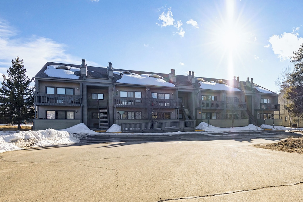 Shuttle to Winter Park Resort: Mtn-view Condo