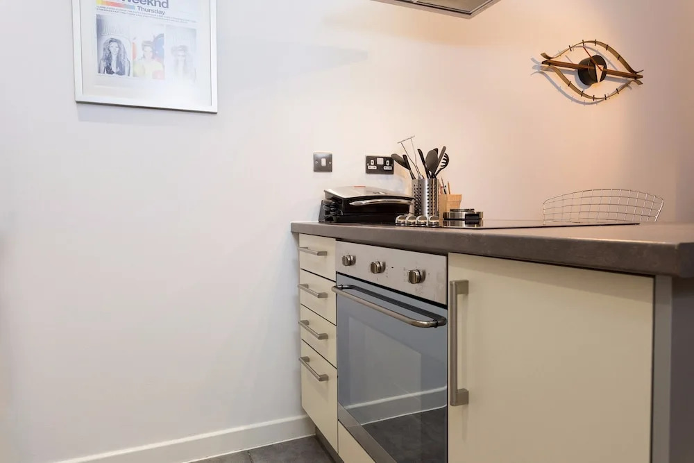 Amazing 1 Bedroom Flat in Bow with Balcony