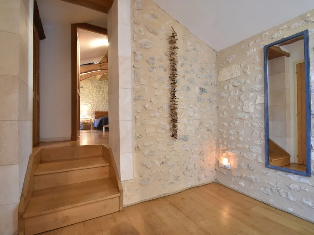Beautiful Holiday Home With Swimming Pool, Walking Distance From the Centre of Verteillac
