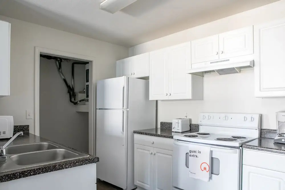 WanderJaunt - Oak Hill Apartment