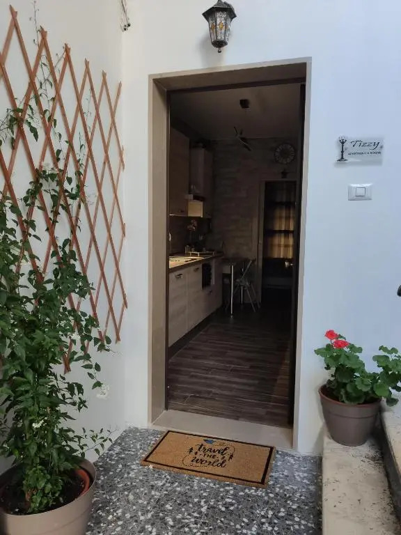 Tizzy Apartment & Rooms