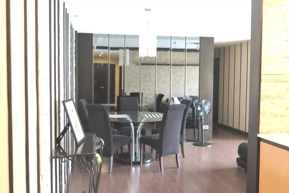 7A - 2 Bedrooms and 2 Bathrooms Located at Downtown Apartment With Shared Pool