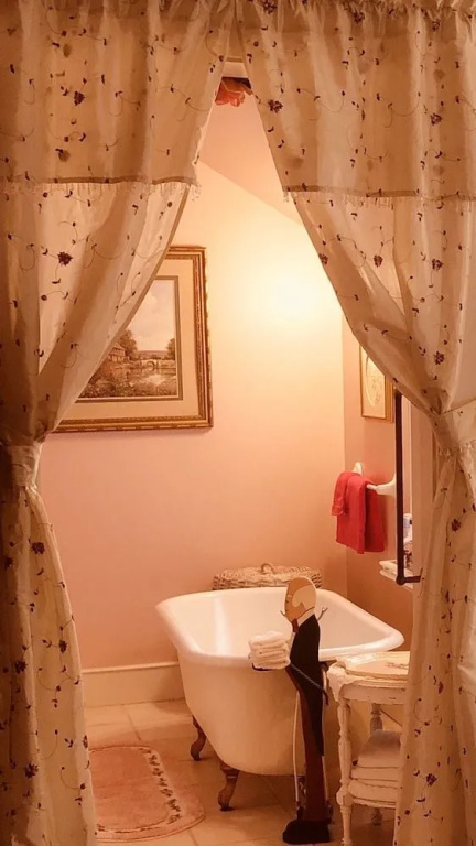 Princess Anne Book Lovers Inn