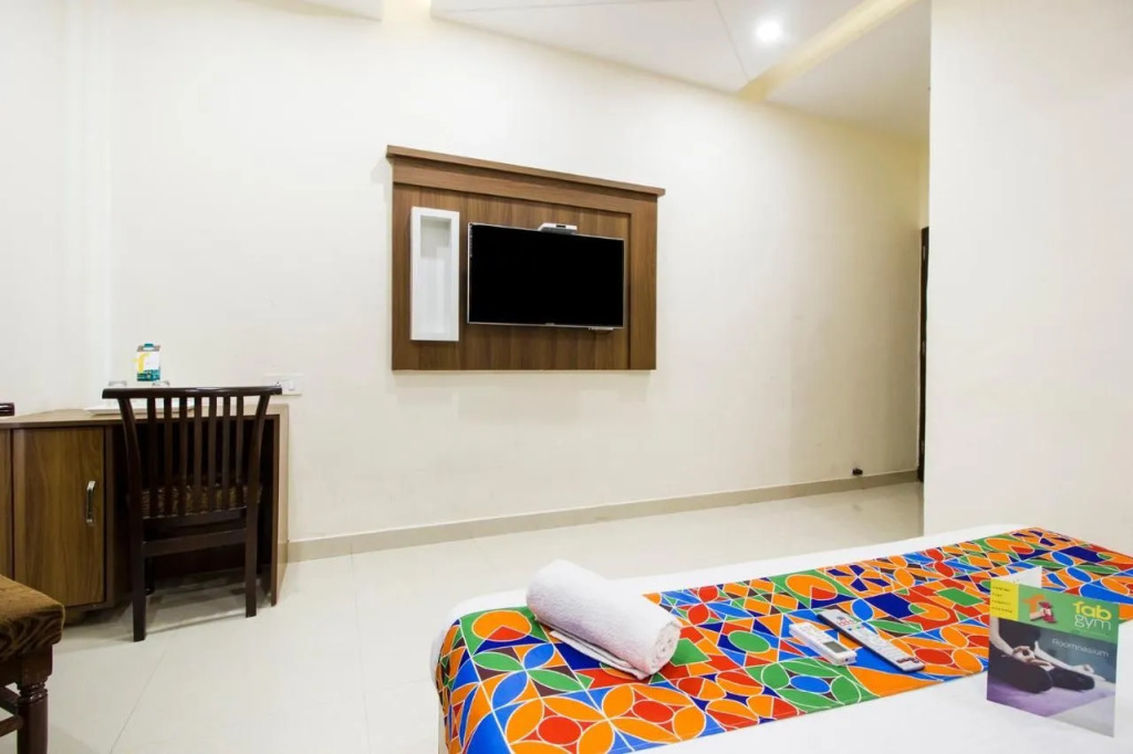 FabHotel Royal Villa