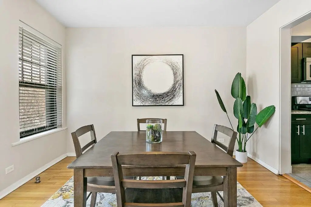 Lit & Trendy 1-Bedroom Apt in the Iconic Hyde Park