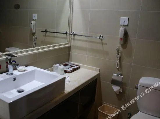 Yulong Hotel