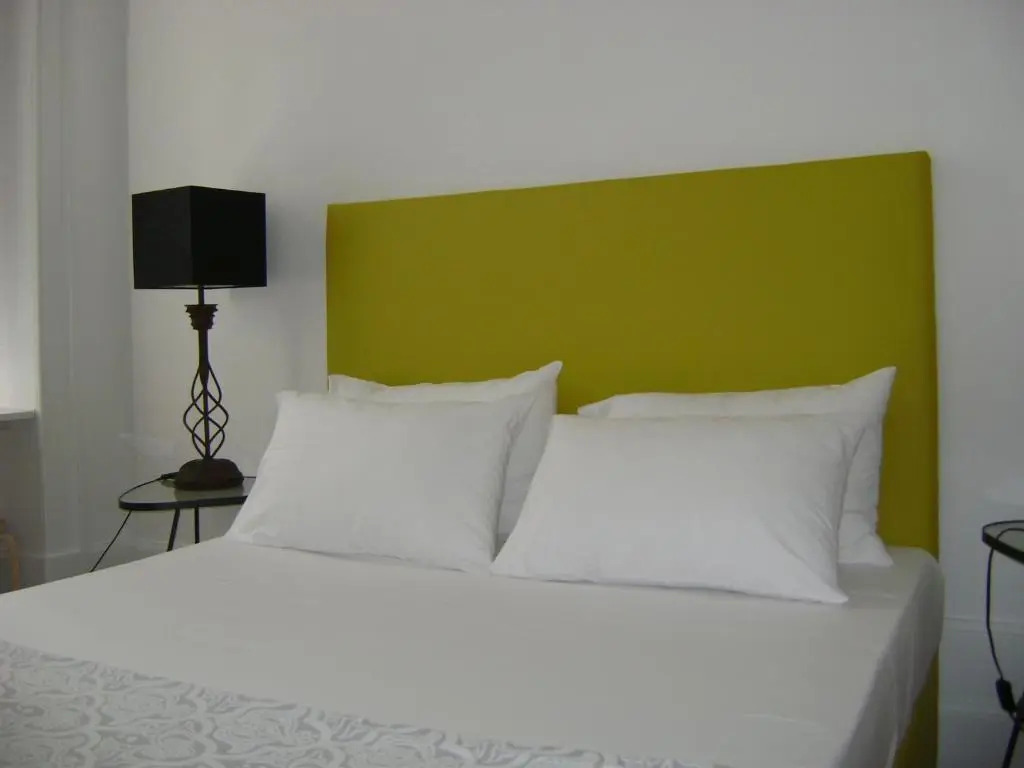 WW Hostel & Suites