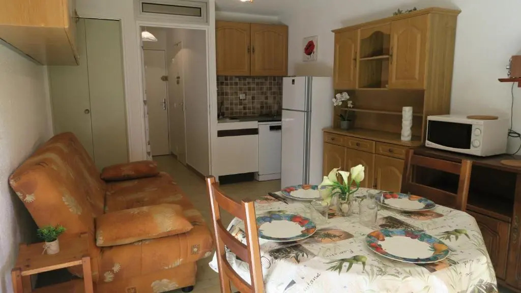 Studio 4 Couchages Avec Grande Terrasse En Rez-De-Jardin À Deux Pas Des Plages