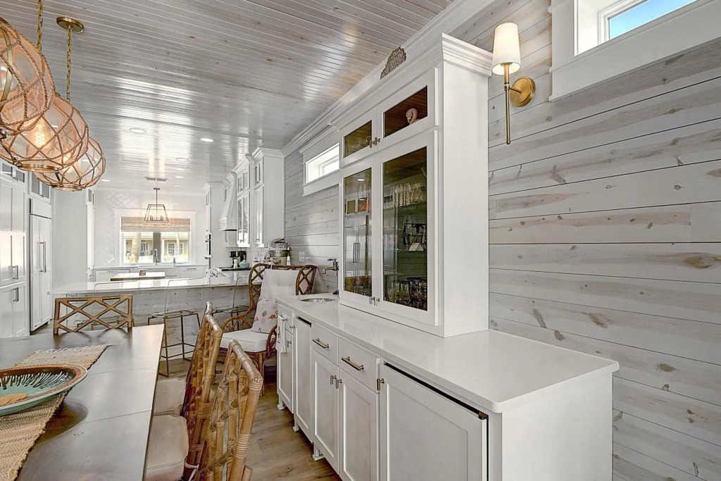 SE831 Huge and Upscale Home with Heated Private Pool in the Heart of Port A
