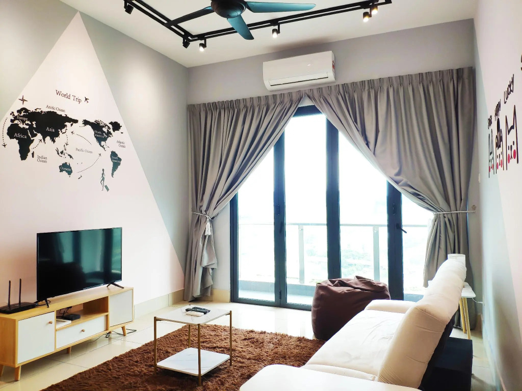 One Residences, 4 pax, 5 mins to MyTOWN