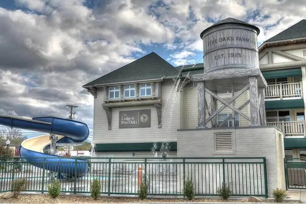 Lodge at Five Oaks Pigeon Forge - Sevierville
